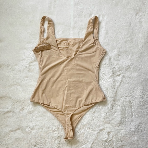 Skims Fits Everybody Square Neck Bodysuit - Picture 3 of 3